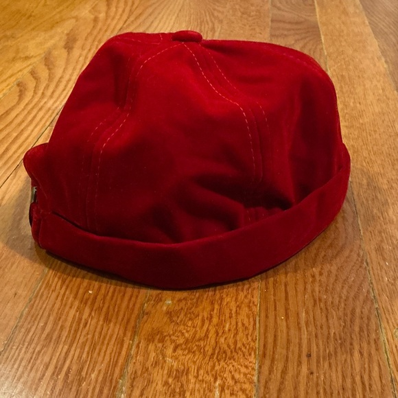 Red Velvet Cap - Picture 3 of 4